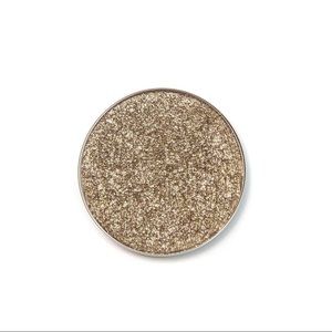 Coloured Raine Eyeshadow Single in “GLAMOUR”
